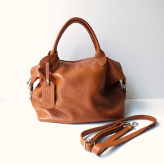 Ledertasche Handtasche gro rechteckig Ringe an den Seiten, cognac