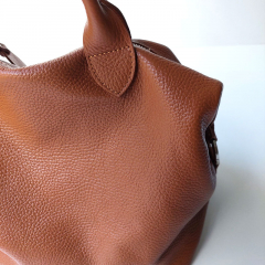 Ledertasche Handtasche gro rechteckig Ringe an den Seiten, cognac