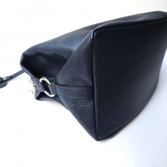 Ledertasche Handtasche gro rechteckig Ringe an den Seiten, dunkelblau