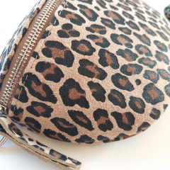 Bauchtasche Wildleder kleines Leomuster Animal Print - schwarz braun beige -silber Schnallen-Made in Italy