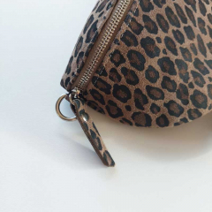 Bauchtasche Wildleder kleines Leomuster Animal Print - schwarz braun braun -silber Schnallen-Made in Italy