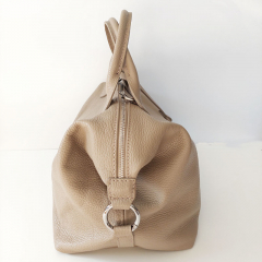 Ledertasche Handtasche gro rechteckig Ringe an den Seiten, hellbeige