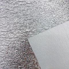 Thermoisolierender Schaumstoff mit kaschierter Folie 3 mm, silber wei